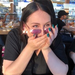 Meet your Posher, Leah